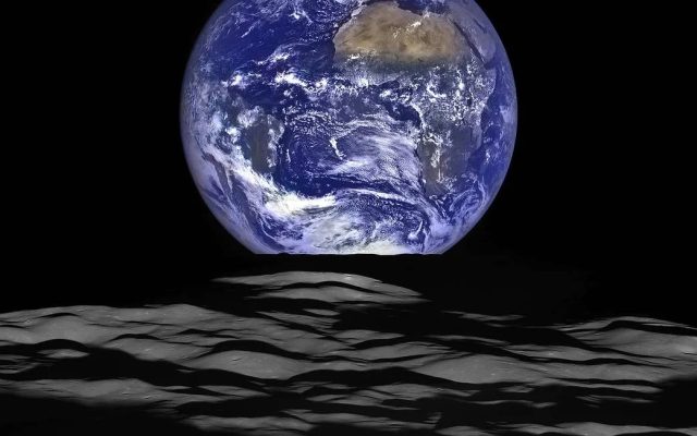 NASA's LRO продолжает изучать геологию Луны