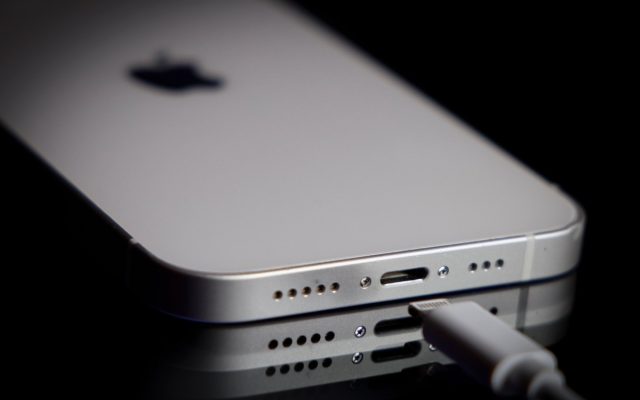 Уязвимость в чипах Apple может упростить взлом старых iPhone